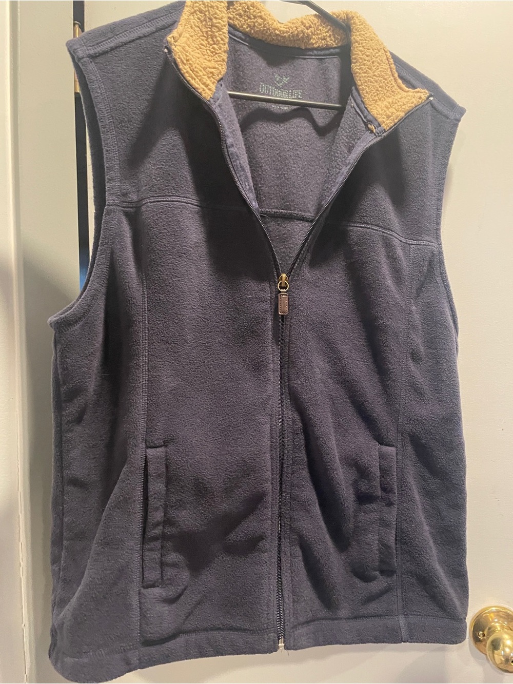 Outdoor Life Navy Fleece Vest with Tan Sherpa Collar size L